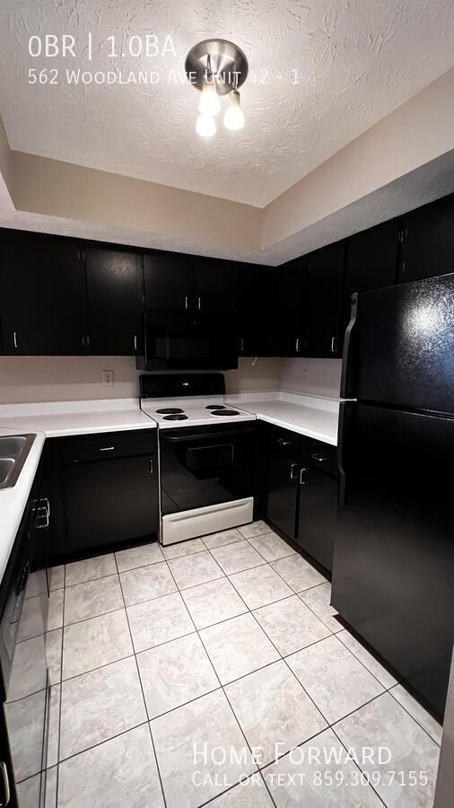 Photo - 562 Woodland Ave Unit 1