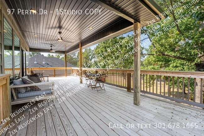 Building Photo - 97 Perth Dr