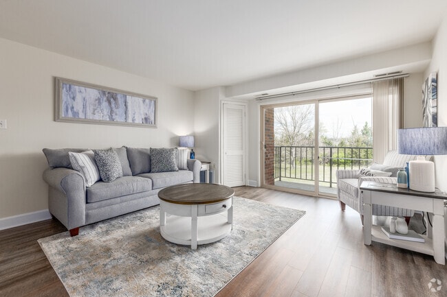 2BR, 1BA - 894SF - Living Room - Security Park Apartments