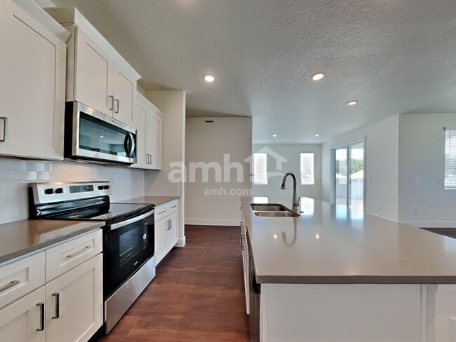 Photo - 3169 Vigo Ave