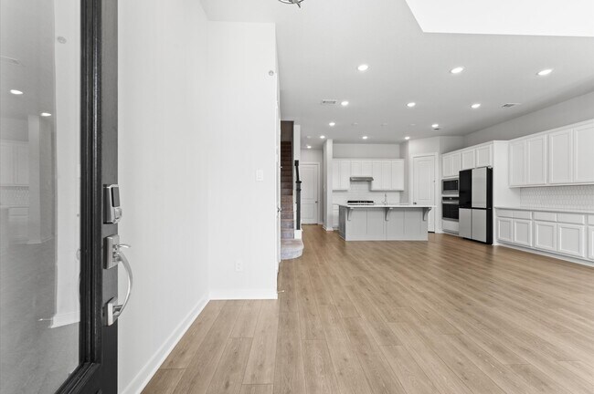 Photo - 16514 Lake Austin St