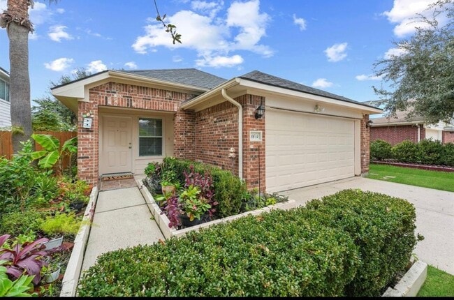 Building Photo - 1614 York Creek Dr