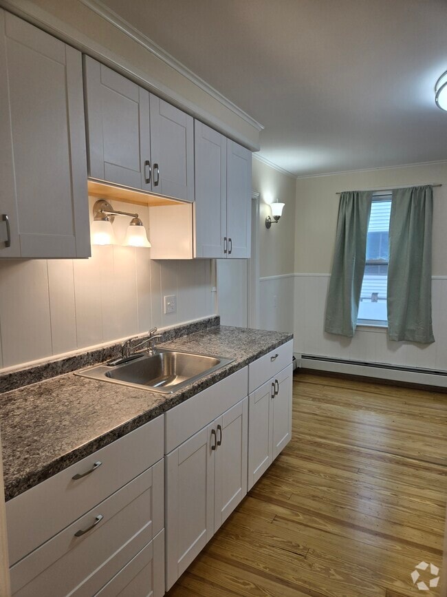 Building Photo - 7 Myrtle St Rental