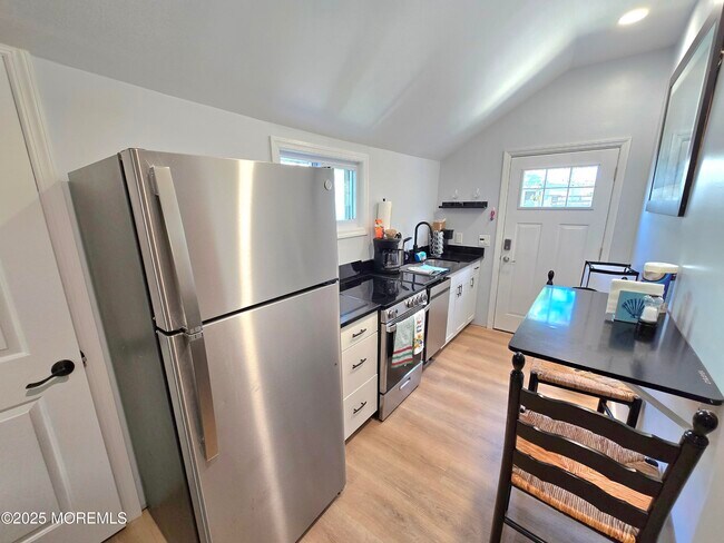 Photo - 406 4th Ave