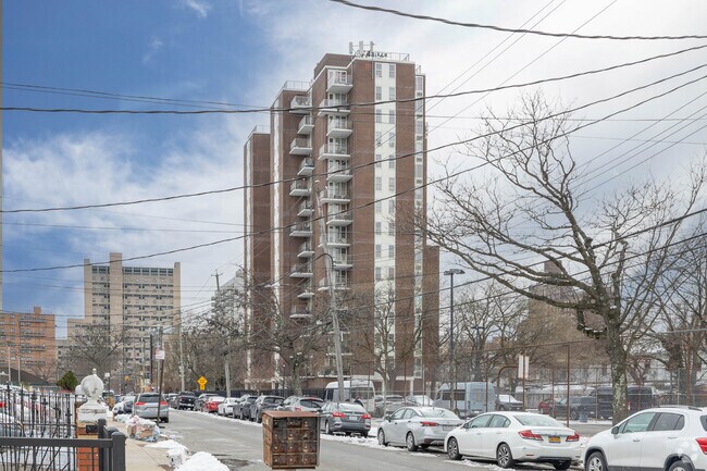 2808-2828 W 28th St - Sea Park North Apartments