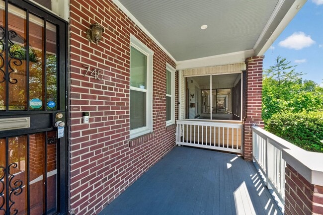 Photo - 745 Irving St NW