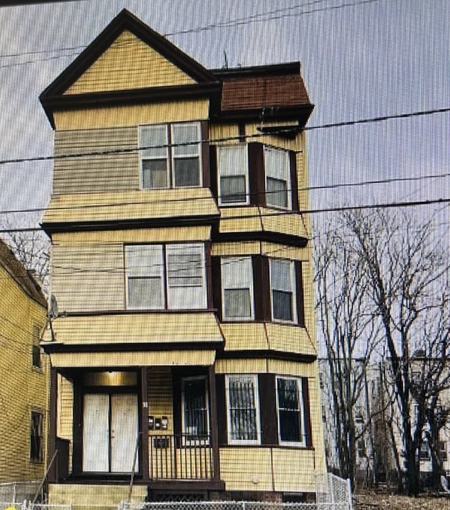 Building Photo - 38 Ellis Ave Rental