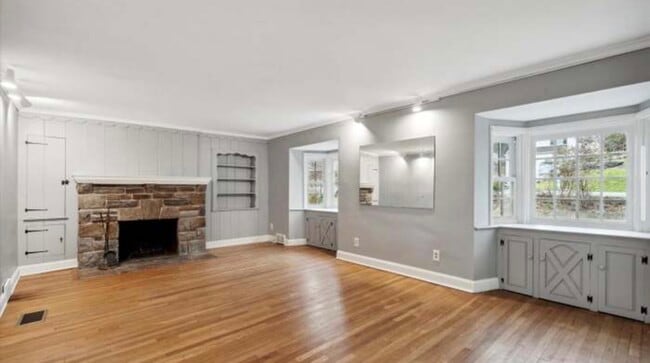 Photo - 4240 Fairview Ave