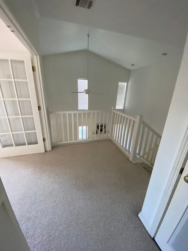 Photo - 17 Meadow Creek Dr