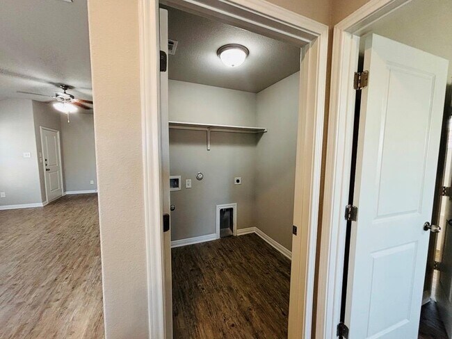 1309 Henry David Dr