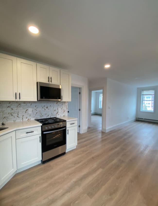 Building Photo - 113 Orleans St Unit 3 Rental