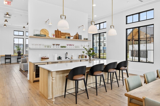 Clubhouse Kitchen - Echelon at Charlotte