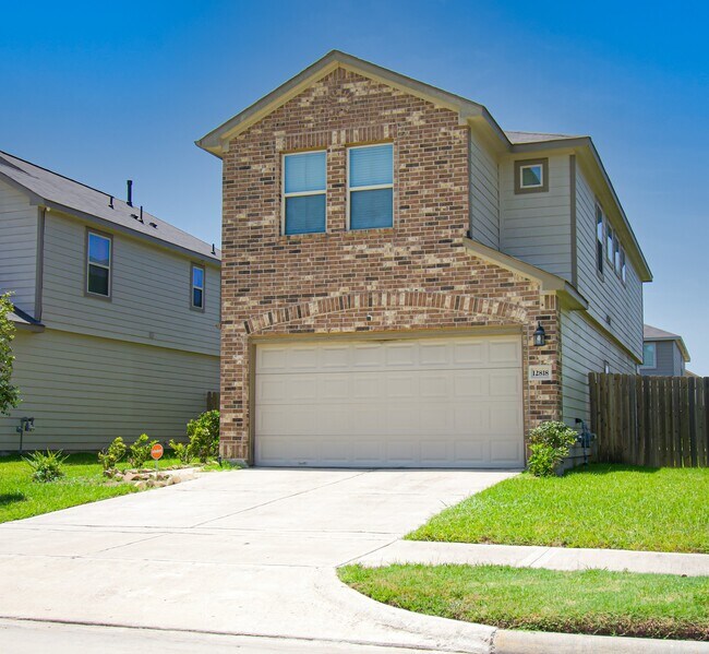 12818 Sirkis St
