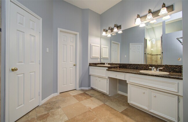 Photo - 14731 Raven Hollow Ln