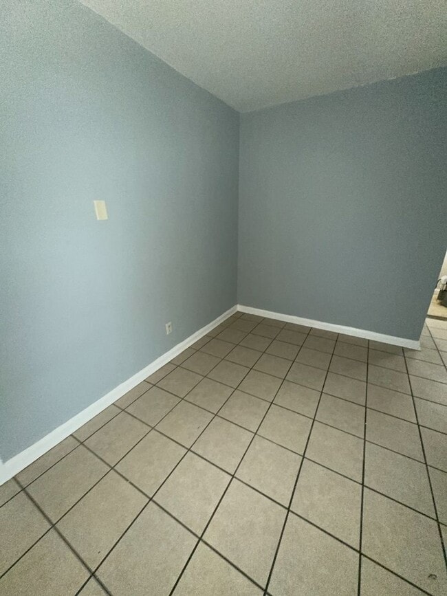 Photo - 2476 Blan St