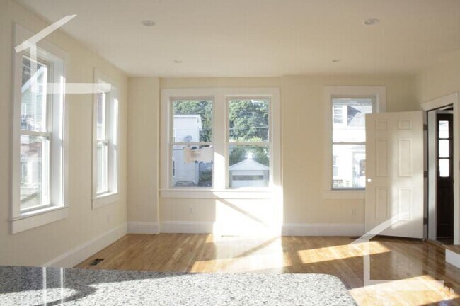 Building Photo - No Brokers Fee, Pets friendly, Parking Inc... Rental