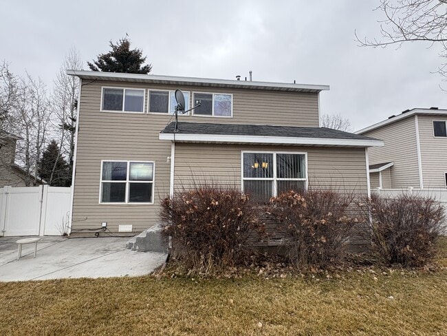 Photo - 1884 Sunset Rd