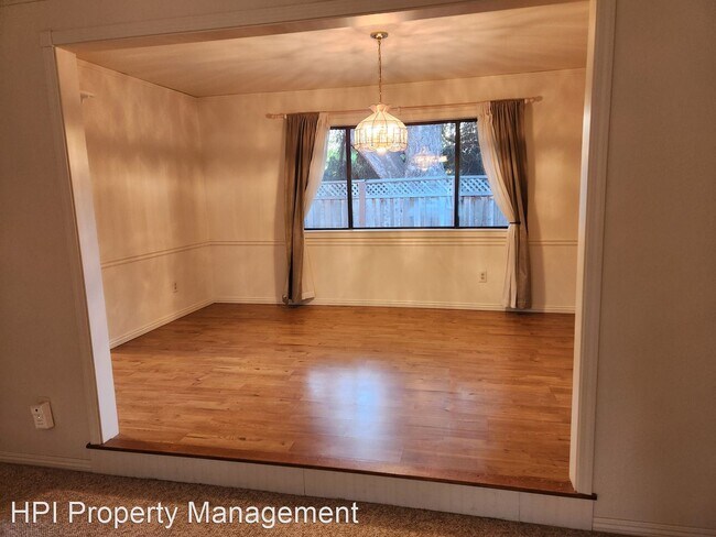 Photo - 5 br, 2.5 bath House - 243 Folia Ct