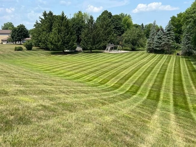 Photo - N1614 Meadowview Dr