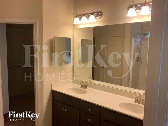 Photo - 436 Parkstone Dr