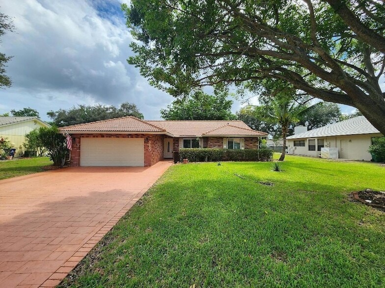 Photo - 8280 NW 5th St