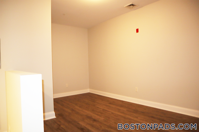 Photo - 26 Portland St Unit 142