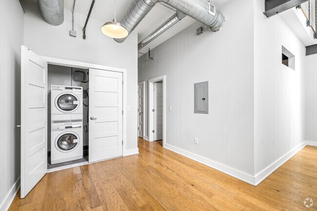 2BR, 1.5BA - 1,500SF - Laundry