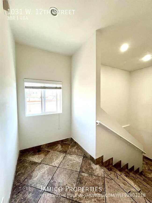 Photo - 1031 W 12th St Unit 1031