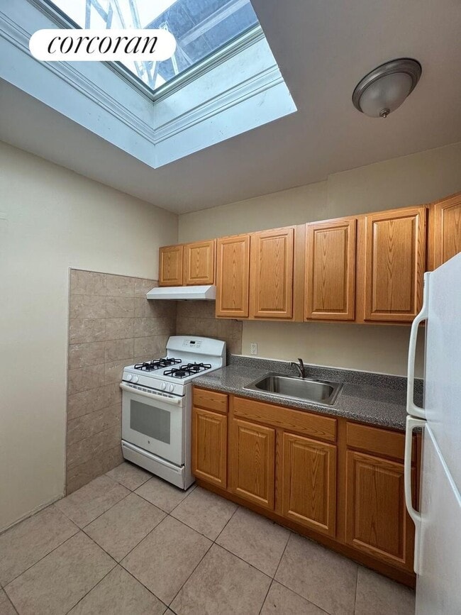 Photo - 651 Evergreen Ave