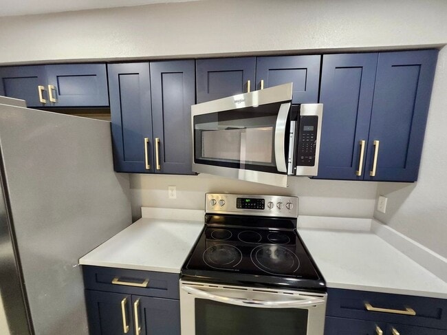 4815 Walden Cir