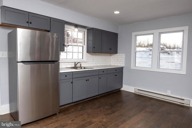 Photo - 6192 Lower York Rd