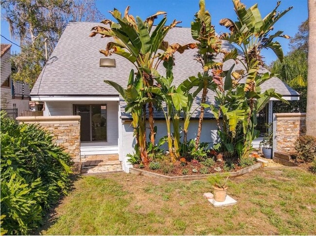 Building Photo - 5329 Blue Grass St