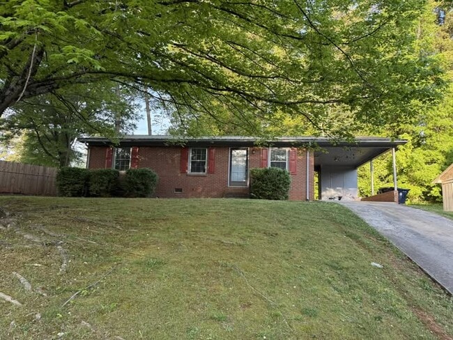 Building Photo - 702 Kildee Dr