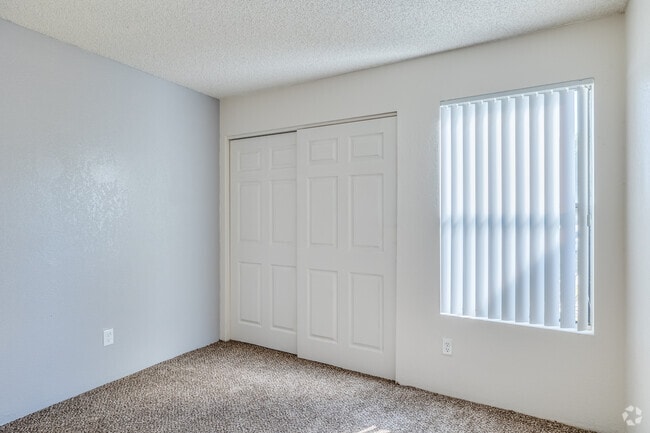 2BR, 2BA - 675SF