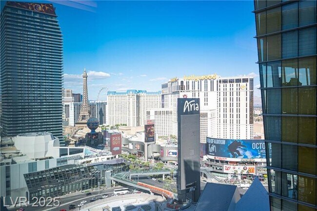 Photo - Amazing Location!! Furnished 1 bedroom in ... Unit 1511W