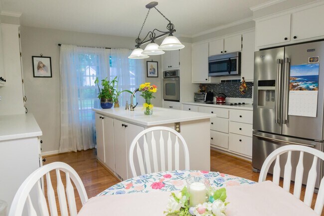 Photo - Lovely Home in Stratford Forest!