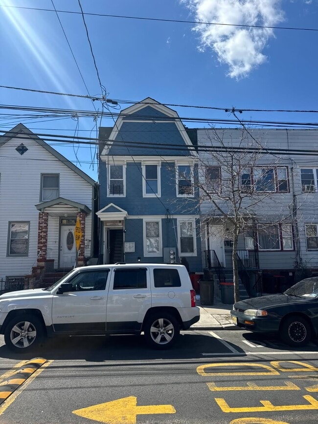 Building Photo - 419 4th St Unit 1ST FLOOR