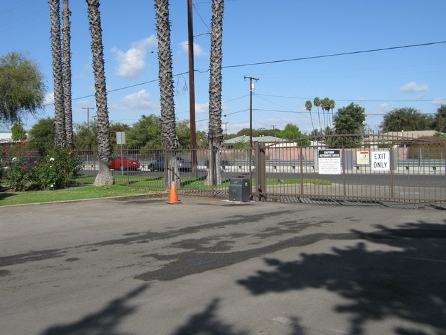 Knott Victoria Apartments, L.L.C.