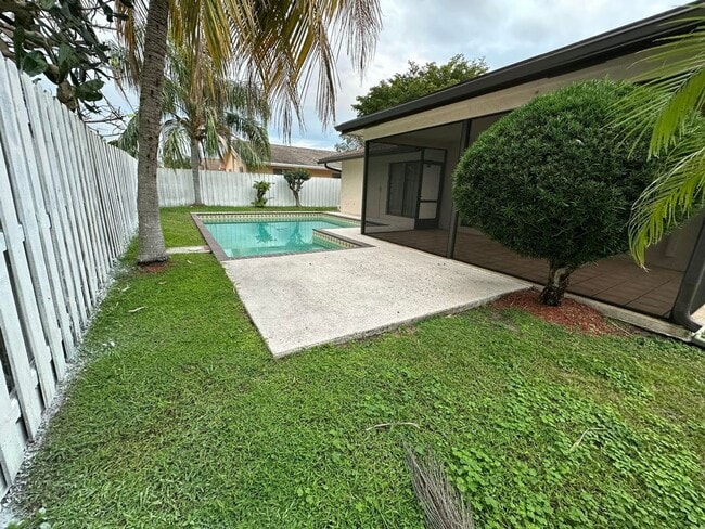 Photo - 3291 SW 4th St