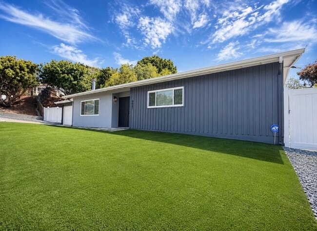 3667 Agua Dulce Blvd