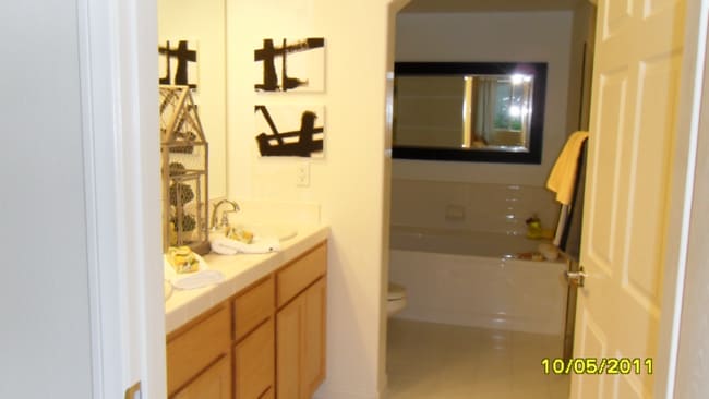 Photo - 8700 Glenoaks Blvd