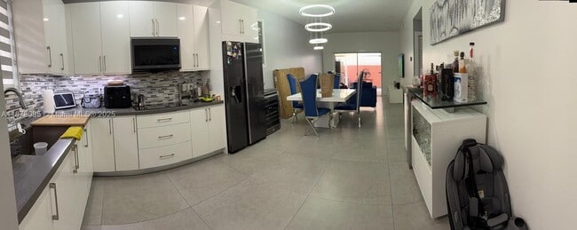 Photo - 2955 W 80th St Unidad 108