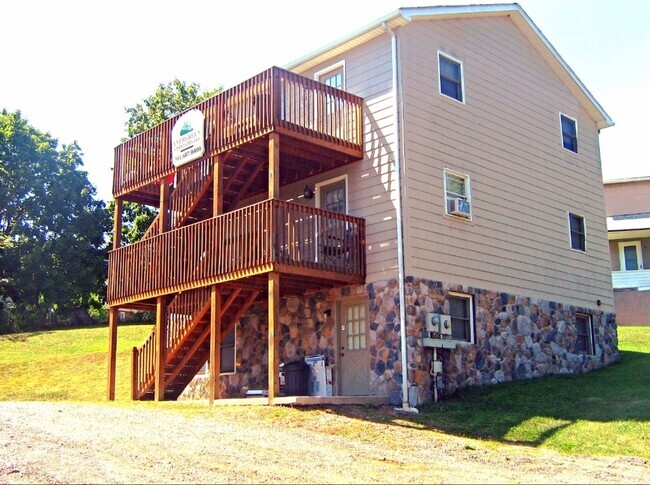 Building Photo - 203 E College Ave Unit #3 Rental