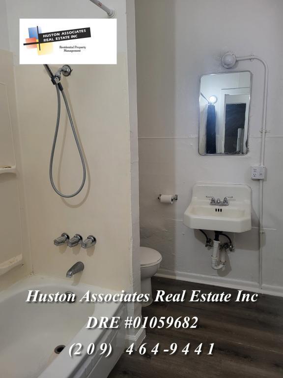 Photo - 244 N Pilgrim St