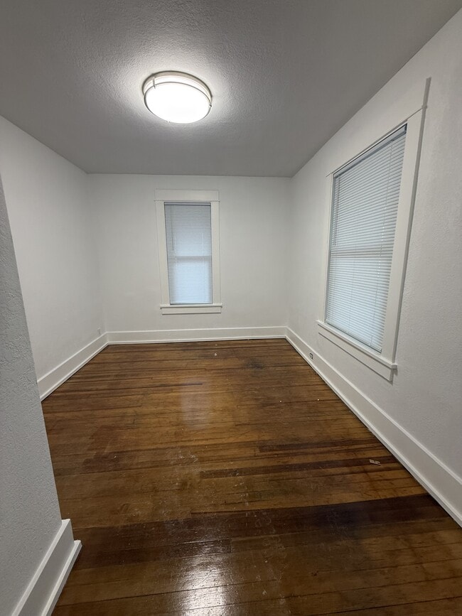 Building Photo - 2319 SW 9th St