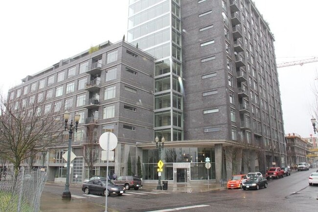 Building Photo - REDUCED RENT... #207- 1 Bed 1 Bath Condo in the Pearl District