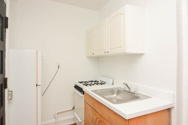 Photo - 3304 W Schubert Ave Unit i1