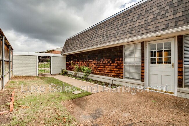 Photo - 2518 NW 62nd St