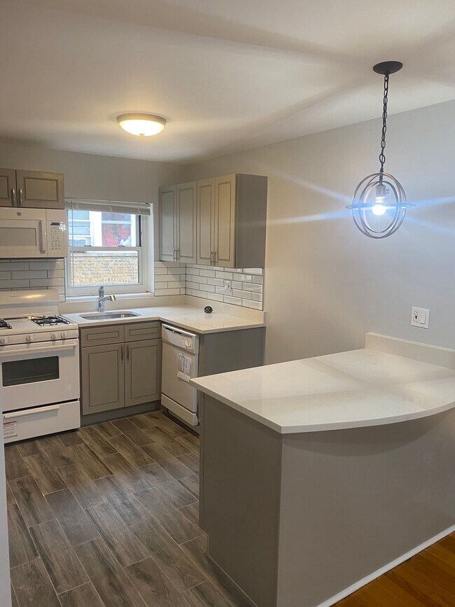 Photo - 7361 N Ridge Blvd Unit 2D