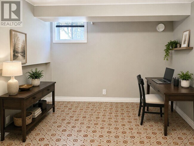 Photo - 81 Rockcliffe Blvd Unité BSMT